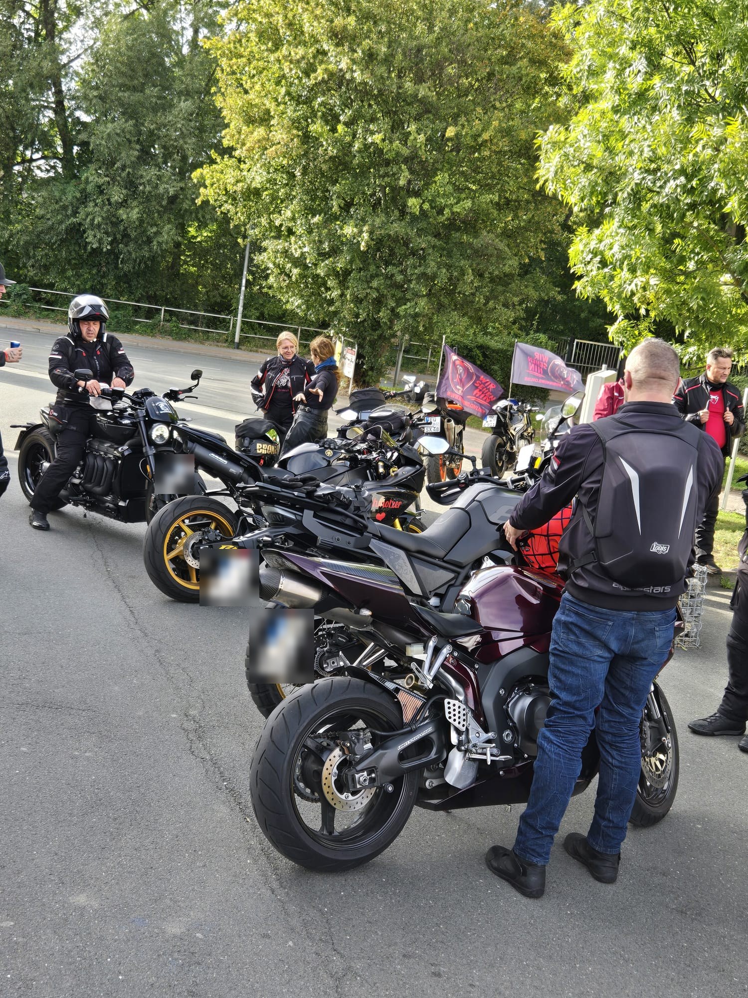 Treffen der Ride-for-Rescue-Fahrer