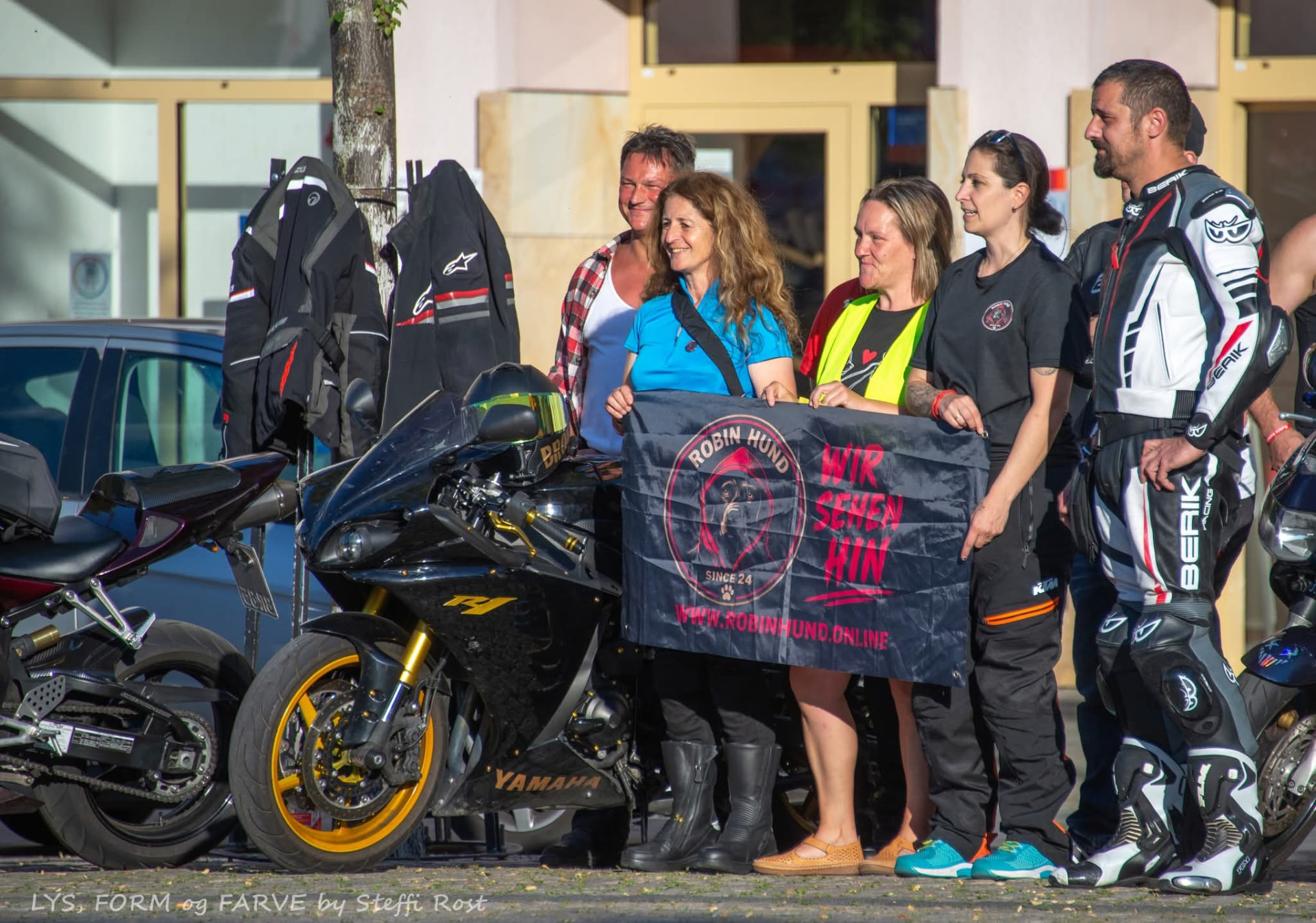 Ride for Rescue mit ROBIN HUND Banner